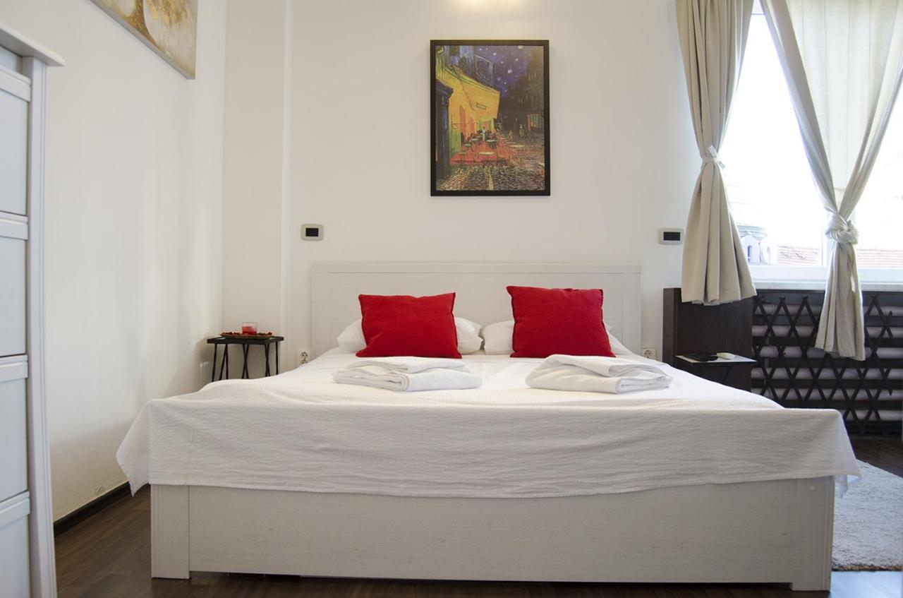 זאגרב Studio Apartment With A View Of Ban Jelacic Square מראה חיצוני תמונה