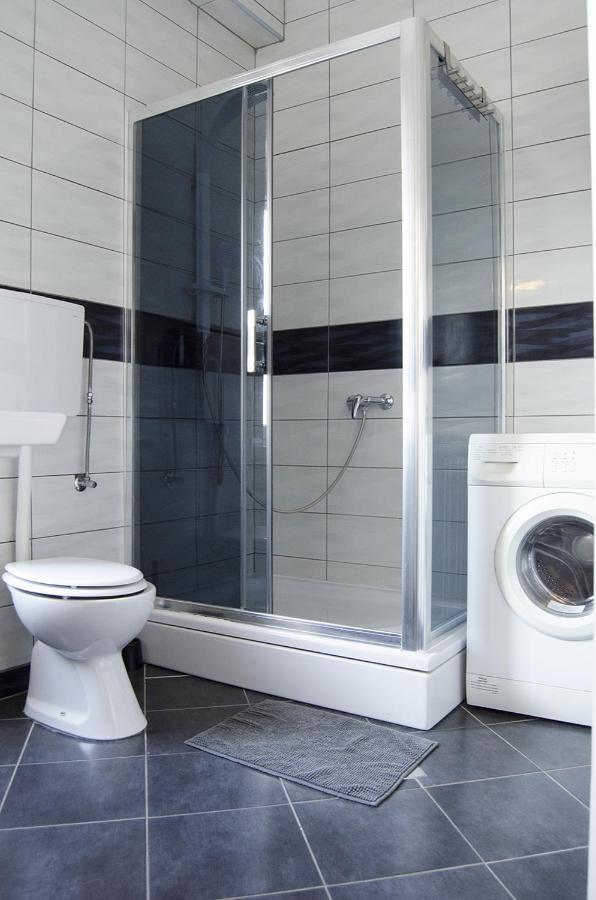 זאגרב Studio Apartment With A View Of Ban Jelacic Square מראה חיצוני תמונה